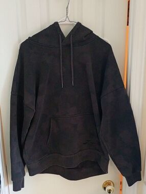 Men's Black Pullover Hoodie with Kangaroo Pocket